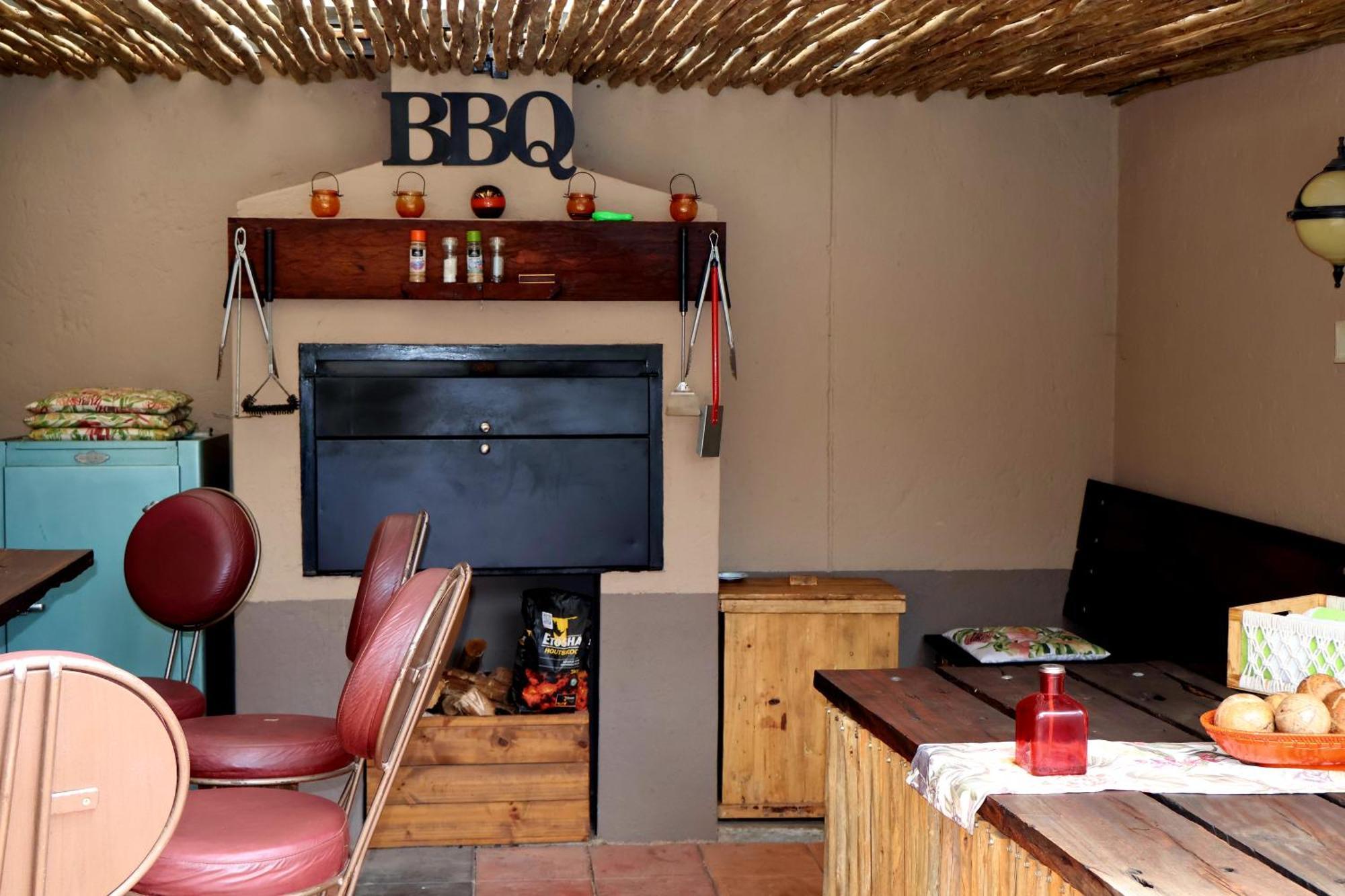 The Leopard Tree Bed & Breakfast Полокване Екстериор снимка