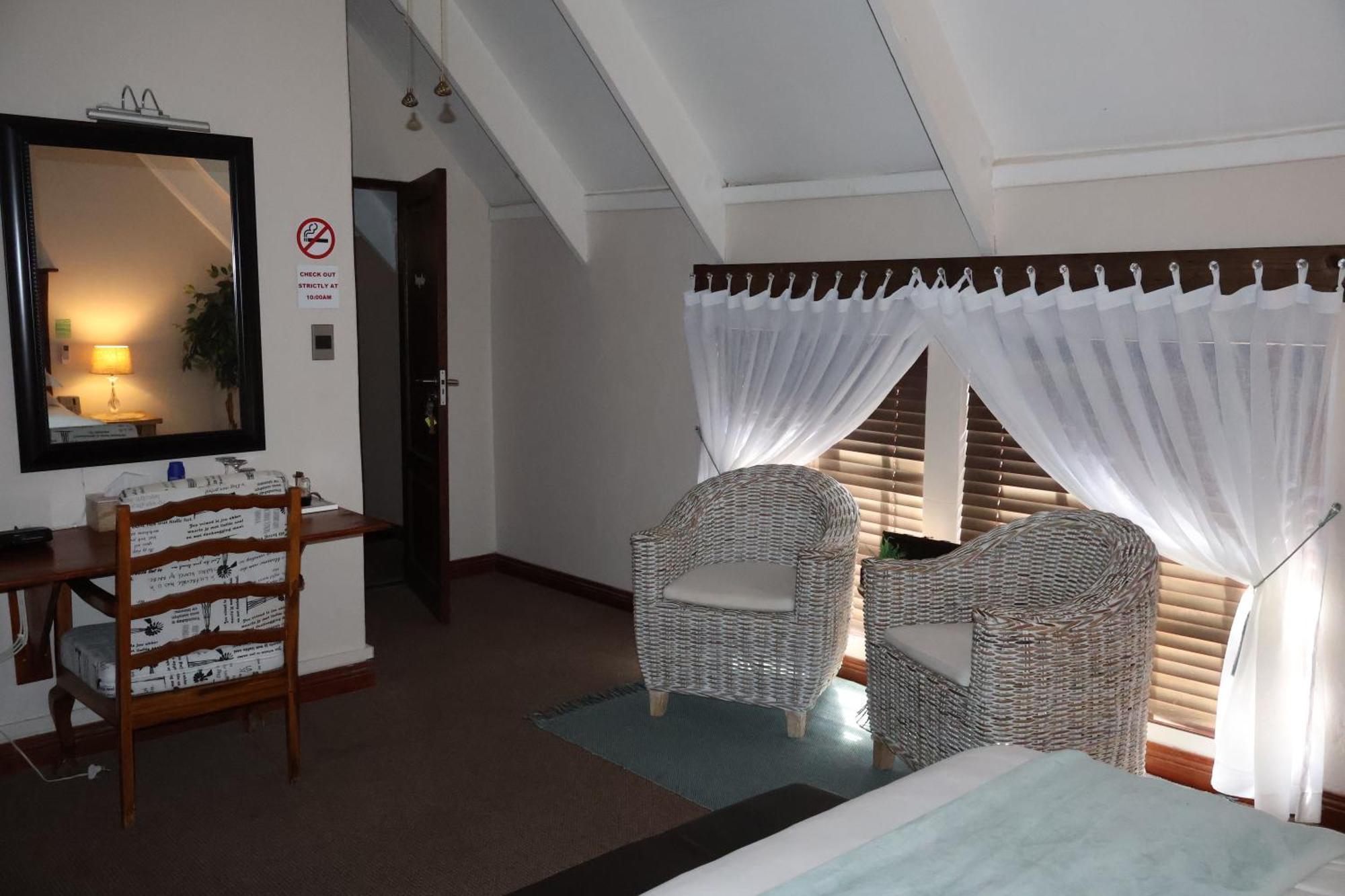 The Leopard Tree Bed & Breakfast Полокване Екстериор снимка