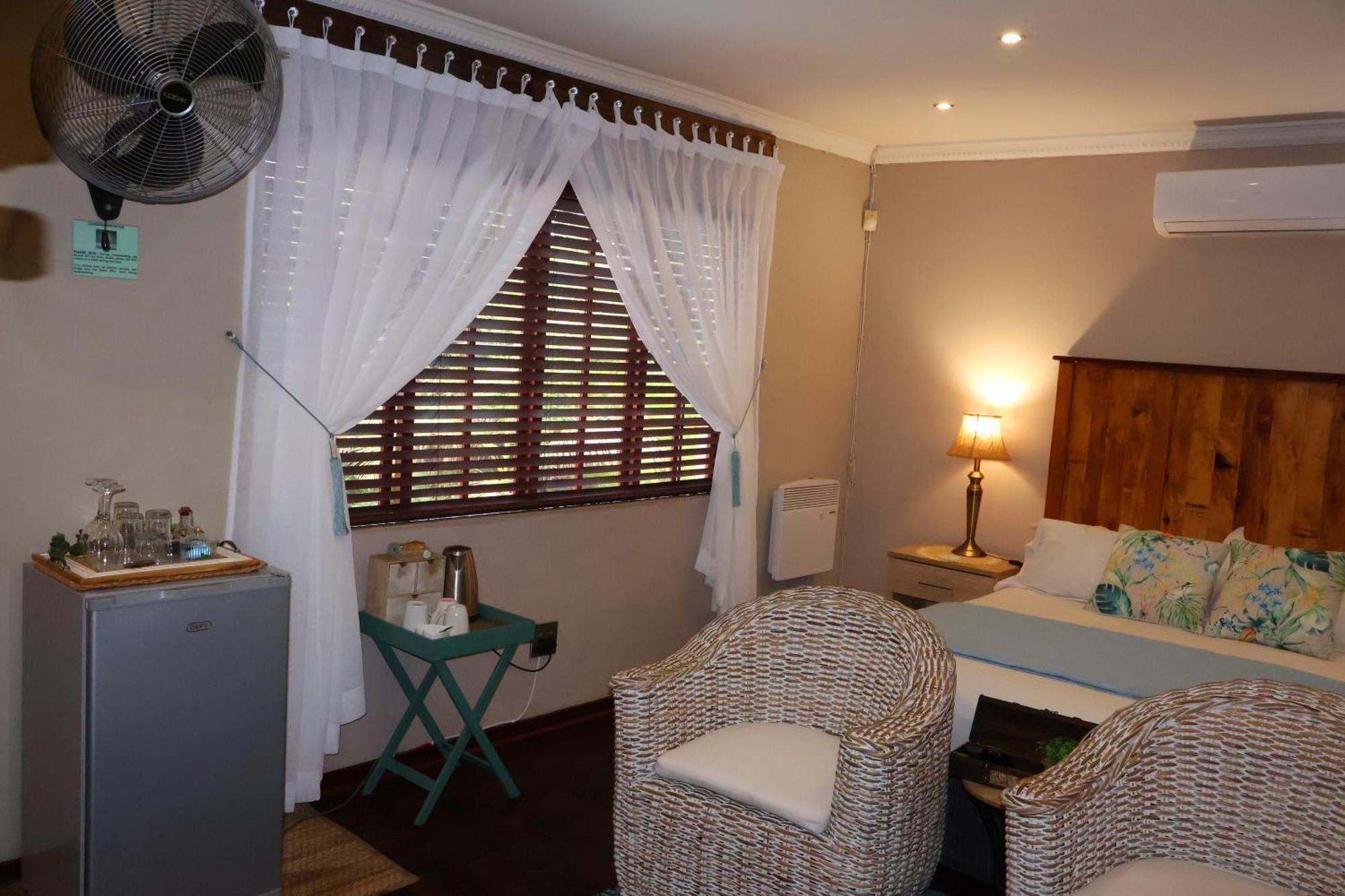 The Leopard Tree Bed & Breakfast Полокване Екстериор снимка