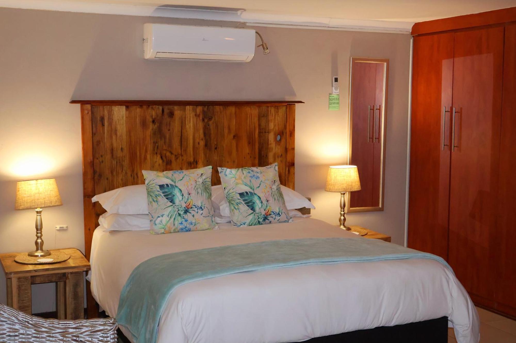 The Leopard Tree Bed & Breakfast Полокване Екстериор снимка